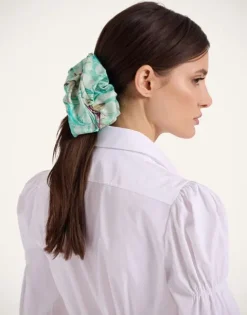Giga Scrunchie