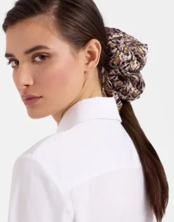 Giga Scrunchie