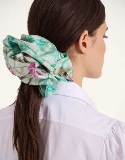 Giga Scrunchie