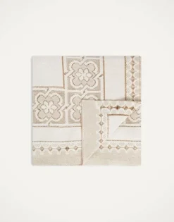 Lacey Medium Tablecloth